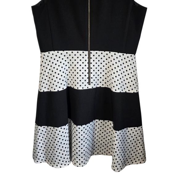Karl Lagerfeld Black and White A-Line V Neck Mini Dress Size 10 - Picture 8 of 9
